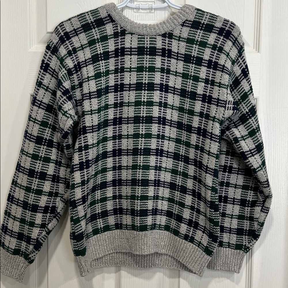 (21) Vintage Old Glory Knit Sweater